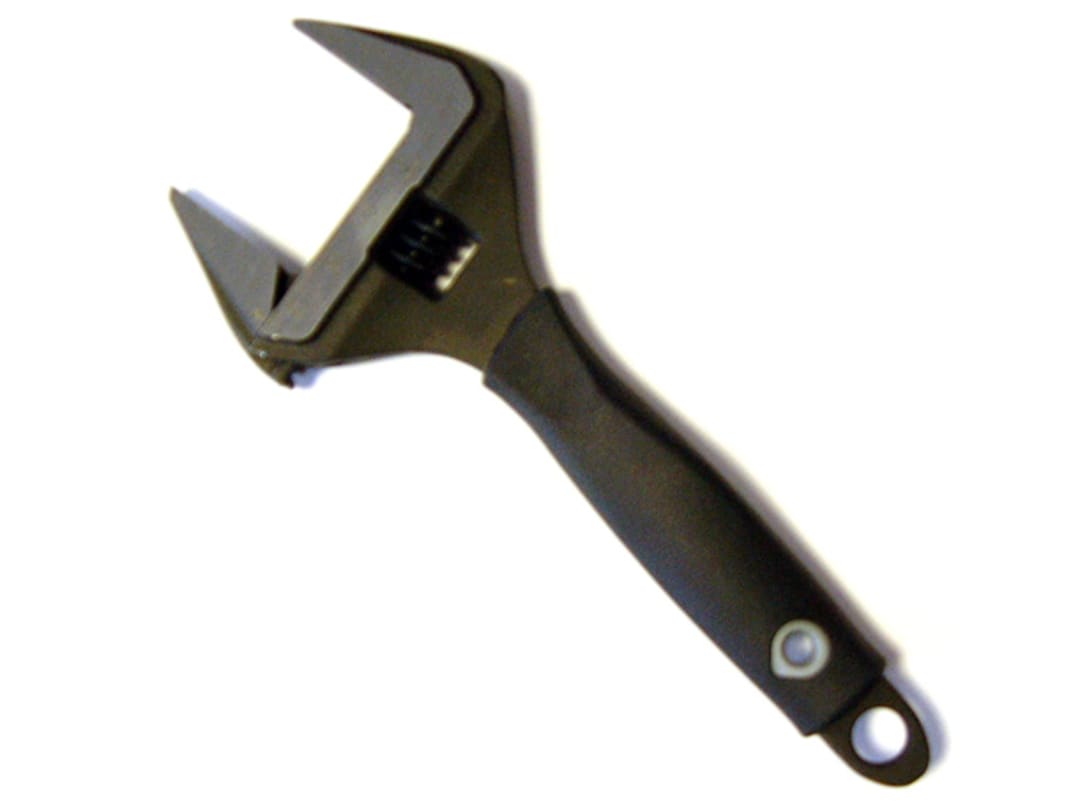 Monument Wide Jaw Adjustable Wrench 150 Mm 3140Q
